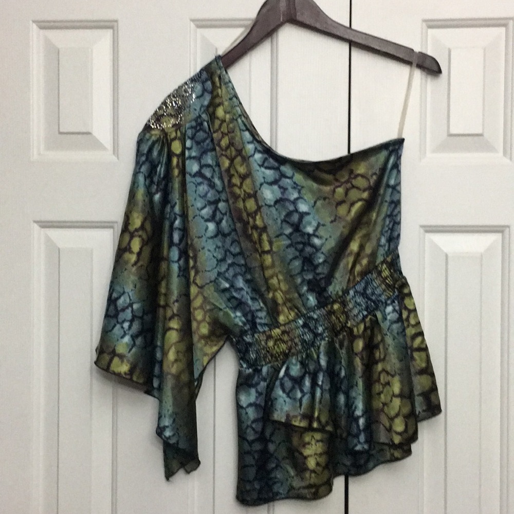 🇺🇸4/$50 Grass Collections one shoulder top S